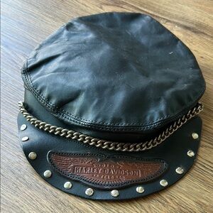 Vintage Embossed Harley-Davidson Captain Leather Hat with Chain